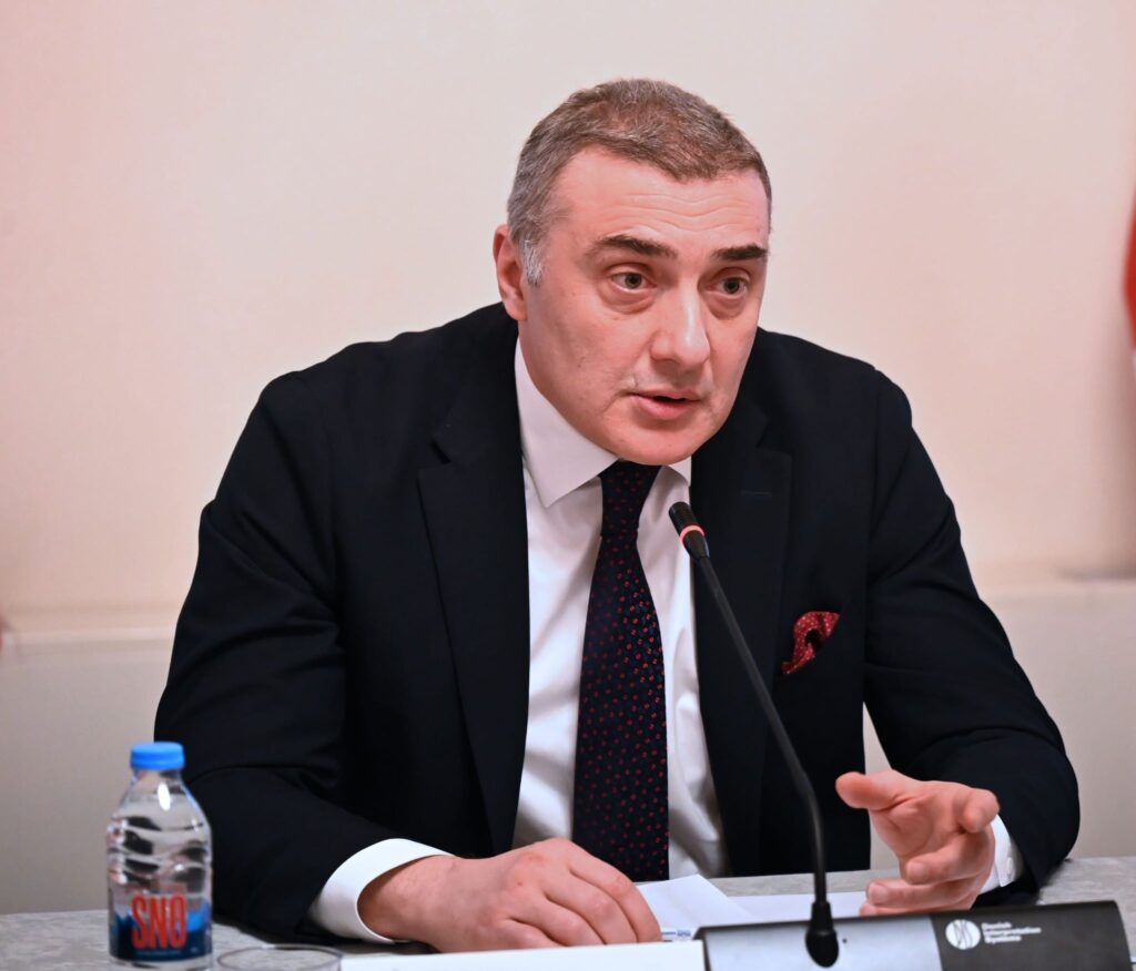 შოთა ბერეკაშვილი - მოხარული ვარ, რომ ქსელებმა ბერძნული მოდელის მსგავსი საოჯახო კალათა შექმნეს, რომლის მიზანიც არის მომხმარებლისთვის 15 პროდუქტზე ყოველთვის საუკეთესო ფასის შეთავაზება
