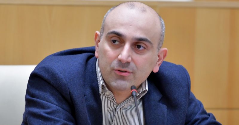 ალექსანდრე რაქვიაშვილი „ოპოზიციური ალიანსის“ დაანონსებულ აქციაზე: ვერ გავიგე რაზეა აქცია. მე არ მგონია 10 ათასი გამოვიდეს, მაგრამ 100 ათასი რომ გამოვიდეს, რას აკეთებენ? -იტყვიან, ყოჩაღ, დავანახეთ, ბევრი ვართ და დავიშალეთო?