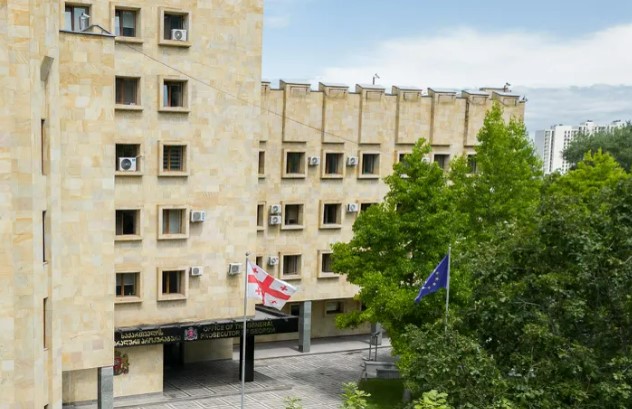 პროკურატურამ დიდი და განსაკუთრებით დიდი ოდენობით ნარკოტიკული საშუალების უკანონო შეძენა, შენახვის, დათესვა მოყვანის და რეალიზაციის ხელშეწყობის ფაქტებზე 12 პირს ბრალდება წარუდგინა