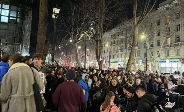 ილიას სახელმწიფო უნივერსიტეტი კვოტების განაწილებასთან დაკავშირებით გადაწყვეტილების მიმღებ პირებთან დაუყოვნებლივ შეხვედრასა და გადაწყვეტილების გაუქმებას ითხოვს