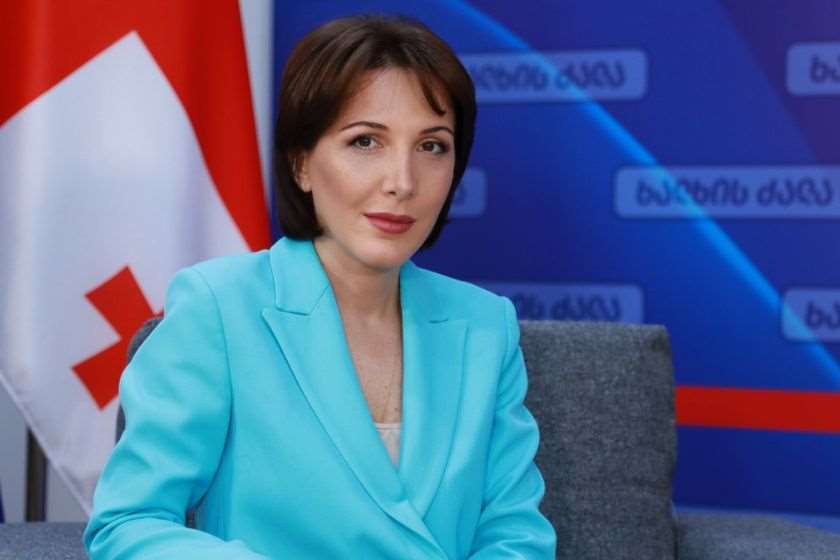 თამთა მეგრელიშვილი ბაჩო ახალაიას განცხადებაზე, რომ 4 ოქტომბრის საქმეზე დაკავებულ ოპოზიციონერ პირებთან ერთად სახელმწიფო გადატრიალებაში მონაწილეობას არ იღებდა:  ბურჭულაძემ და ზოდელავამ კი, მე - არაო