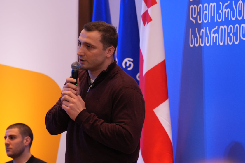 ვარლამ ლიპარტელიანი: გუნდის გაცხადებული პოლიტიკაა, რაც შეიძლება, მეტი საუბარი ახალგაზრდებთან - კარგად ვიცით, რომ თუ არა მათი ჩართულობა იმ პროცესებში, რომლებიც დღეს ვითარდება ქვეყანასა და მსოფლიოში, შეუძლებელი იქნება ქვეყნის წინსვლა