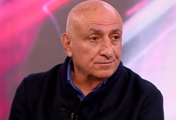 ანზორ მელია სააკაშვილზე: გაჩერდეს, თავს ნუ იჭრის, სირცხვილია - ნიკა თუ ჭაობში აღმოჩნდა, შენ რაში აღმოჩნდიო ჰკითხოს ვინმემ, არაჟანში და ნაყინებში რომ იჯდა ორი დღე და არავინ რომ არ დახვდა, ახლა გაბრაზებულია და ყველაზე ჯავრს იყრის? რცხვენოდეს ამ ყველაფრის