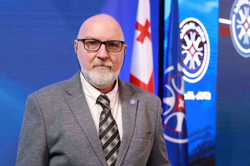დავით ქართველიშვილი  -    ეს ნაცმადიდებელი (მაგდა მამუკაშვილი) თამამად წერს, რომ თურმე სტიქია ხელისუფლების ბრალია. მისი ლოგიკით, აშშ-ის მთავრობის ბრალი გამოდის ლოს ანჯელესის ხანძარი და ასე შემდეგ. ამ ხალხთან ვლაპარაკობთ დიალოგზე? - გამორიცხულია!