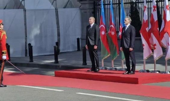 ორბელიანების სასახლეში ილჰამ ალიევის დახვედრის ოფიციალური ცერემონია გაიმართა