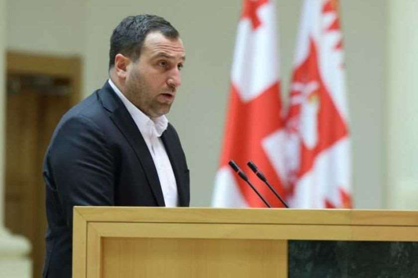 ირაკლი კირცხალია: ჩვენი ქვეყნის პირველი პირებისა და “ქართული ოცნების” სხვა წარმომადგენლების მხრიდან არაერთხელ გაკეთდა განცხადება, რომ დიპლომატიური პასპორტების შეზღუდვა მათთვის დაბრკოლებას არ წარმოადგენს და ეს მათზე გავლენას ვერ მოახდენდა