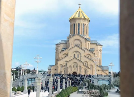 დღეს ტაძრებში დიდი ხუთშაბათის მსახურება შესრულდება