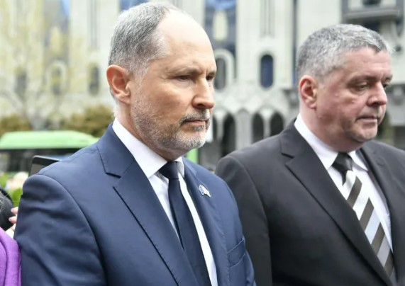 პაველ ჰერჩინსკიმ 9 აპრილს დაღუპულთა ხსოვნას პატივი მიაგო - აქციის მონაწილეებმა ელჩი შეძახილებით: „მადლობა, მადლობა“ გააცილეს