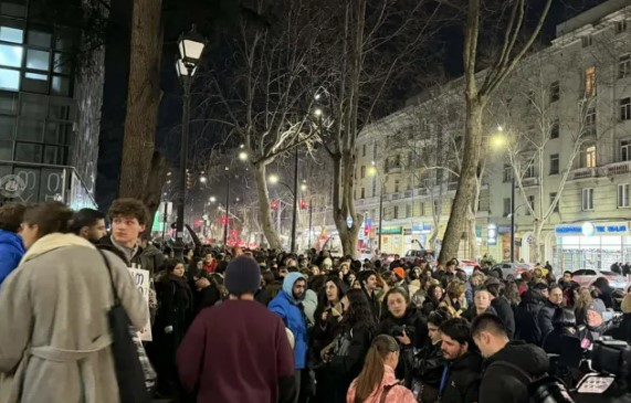 ილიას სახელმწიფო უნივერსიტეტთან საპროტესტო აქცია მიმდინარეობს
